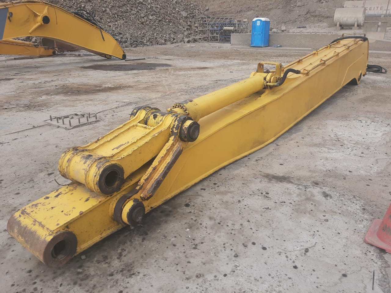 Lot 013 - 2010 Komatsu PC800-8 LONG REACH
