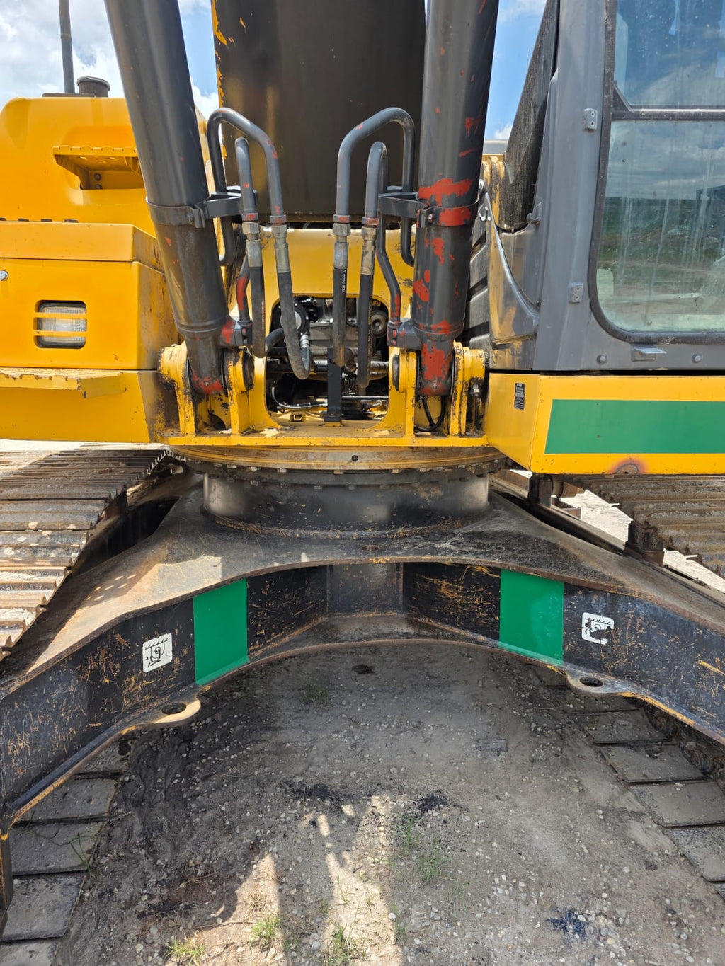 Lot 018 - 2015 John Deere 210G