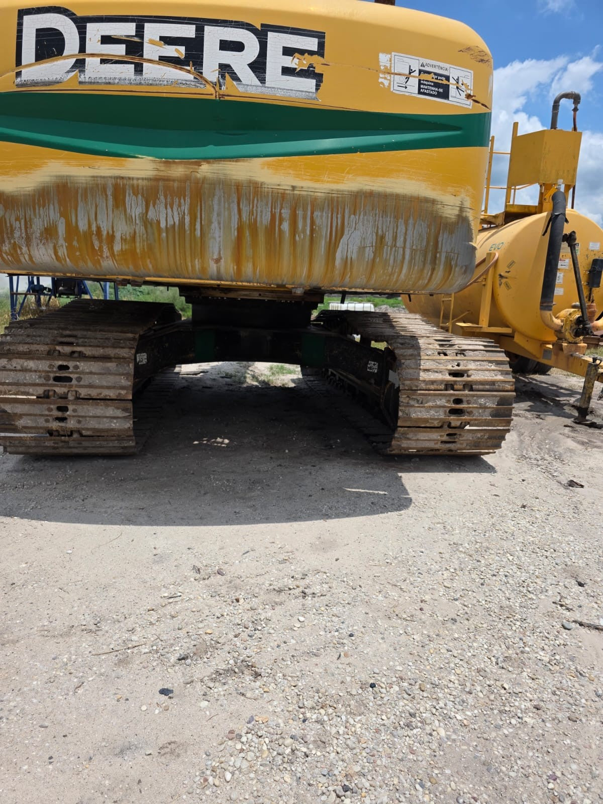 Lot 018 - 2015 John Deere 210G