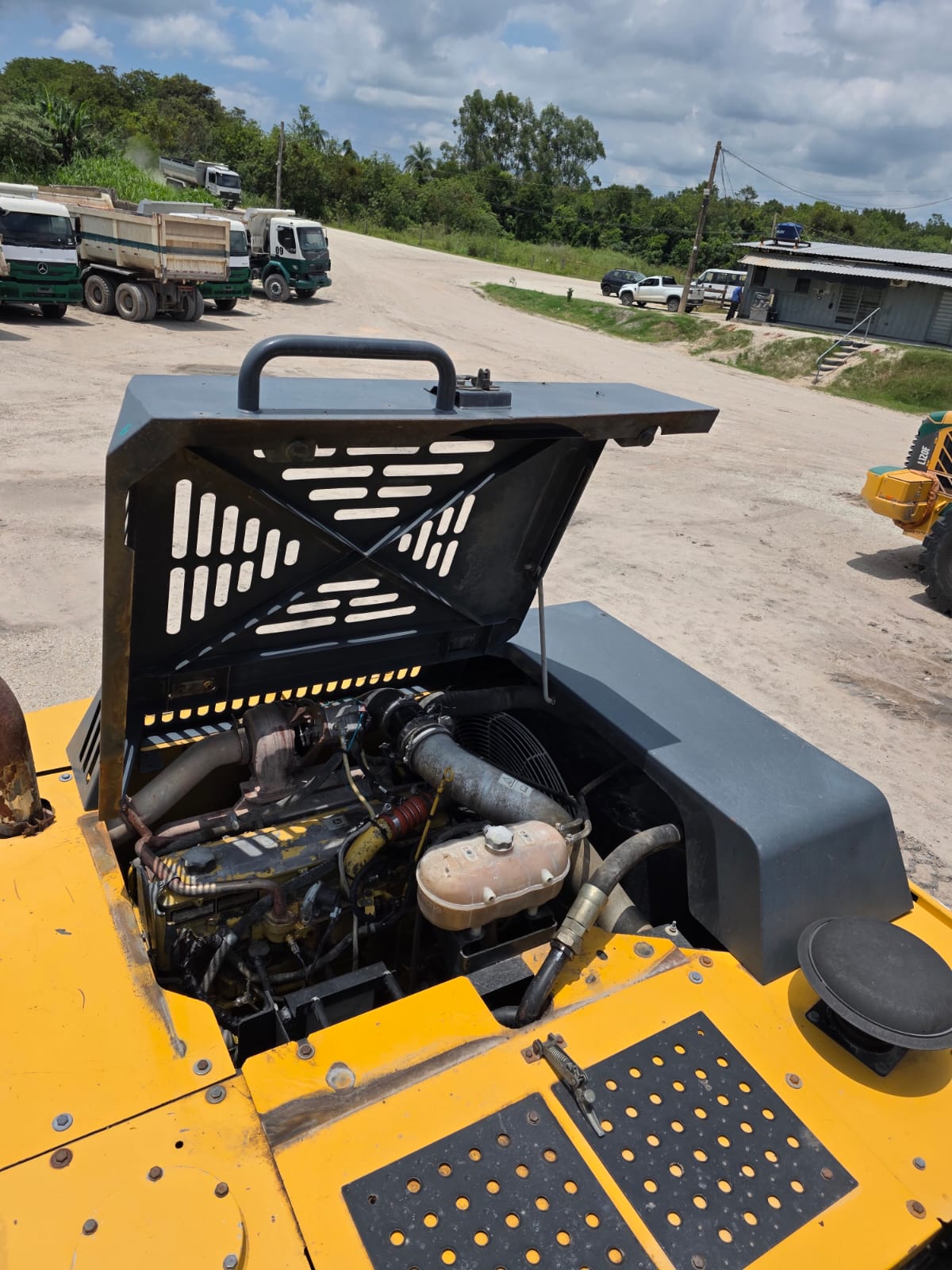 Lot 018 - 2015 John Deere 210G
