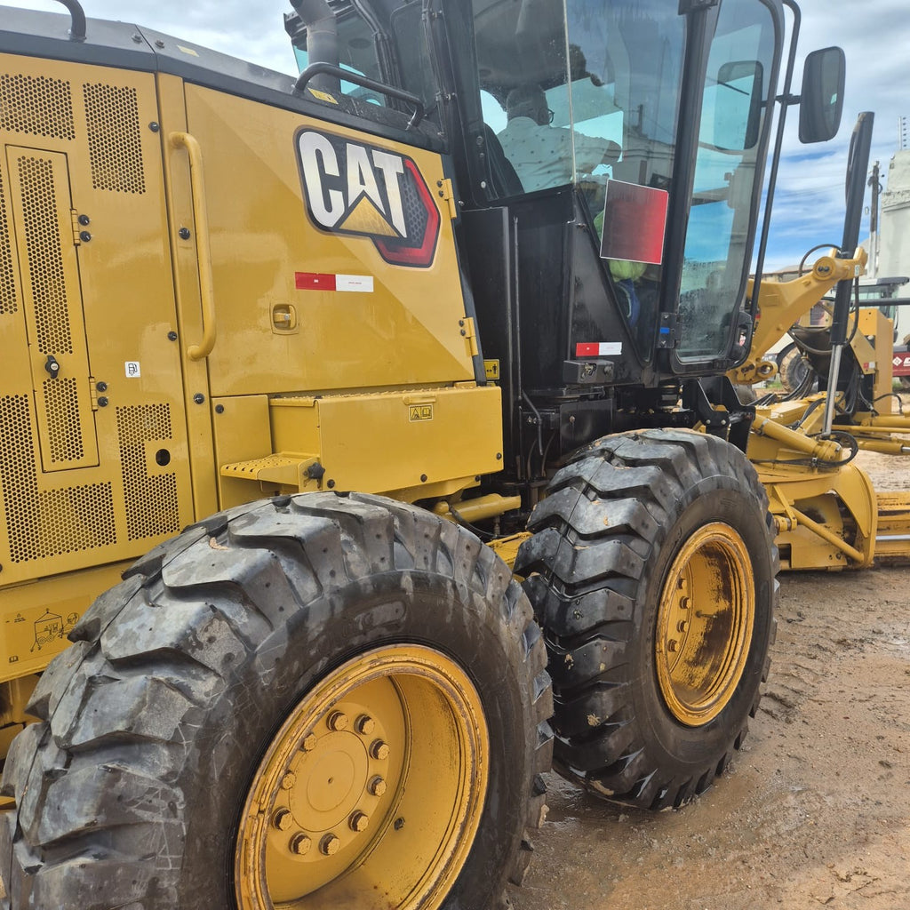 Lot 008 - 2023 Caterpillar 120