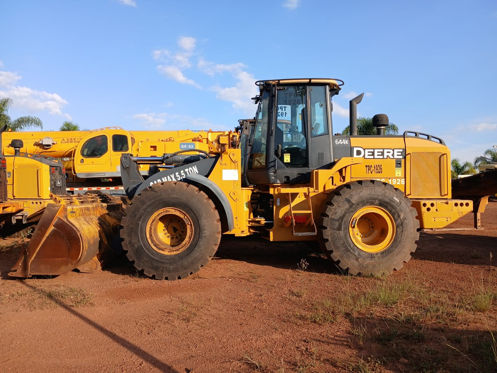 Lot 003 - 2015 John Deere 644K
