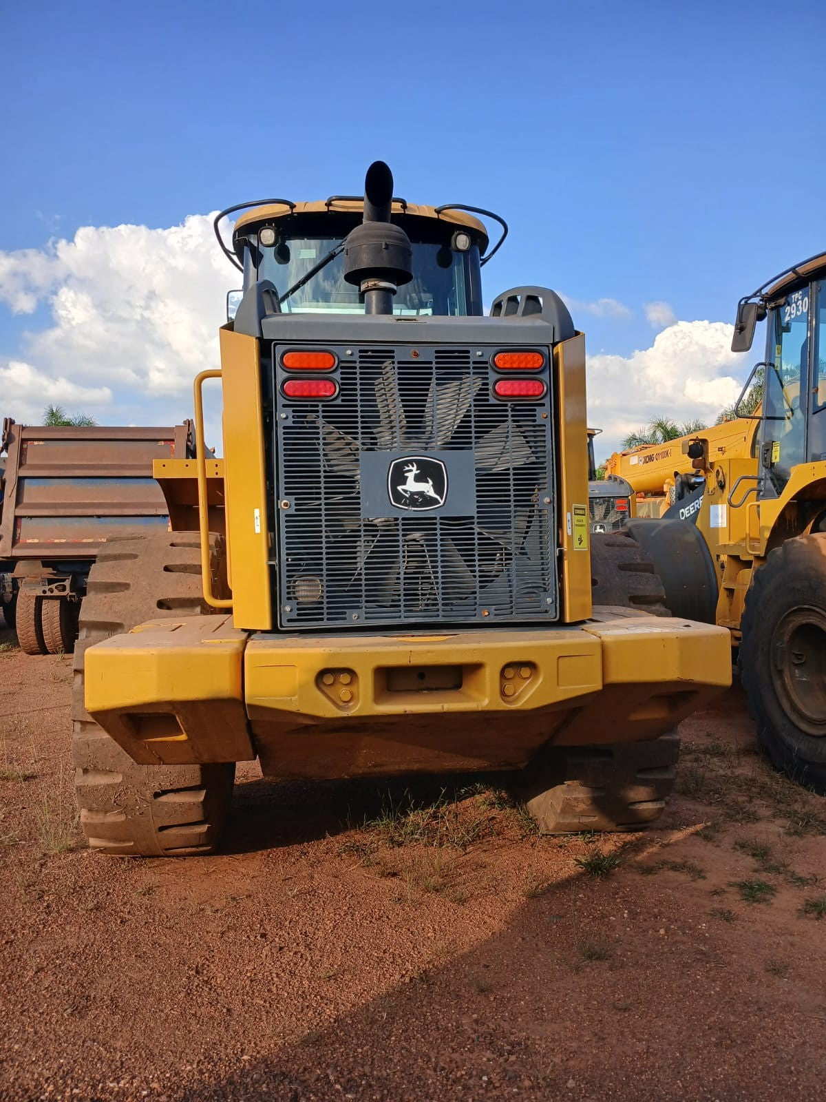 Lot 003 - 2015 John Deere 644K