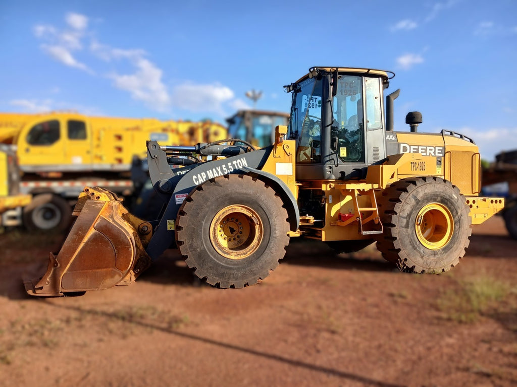 Lot 003 - 2015 John Deere 644K