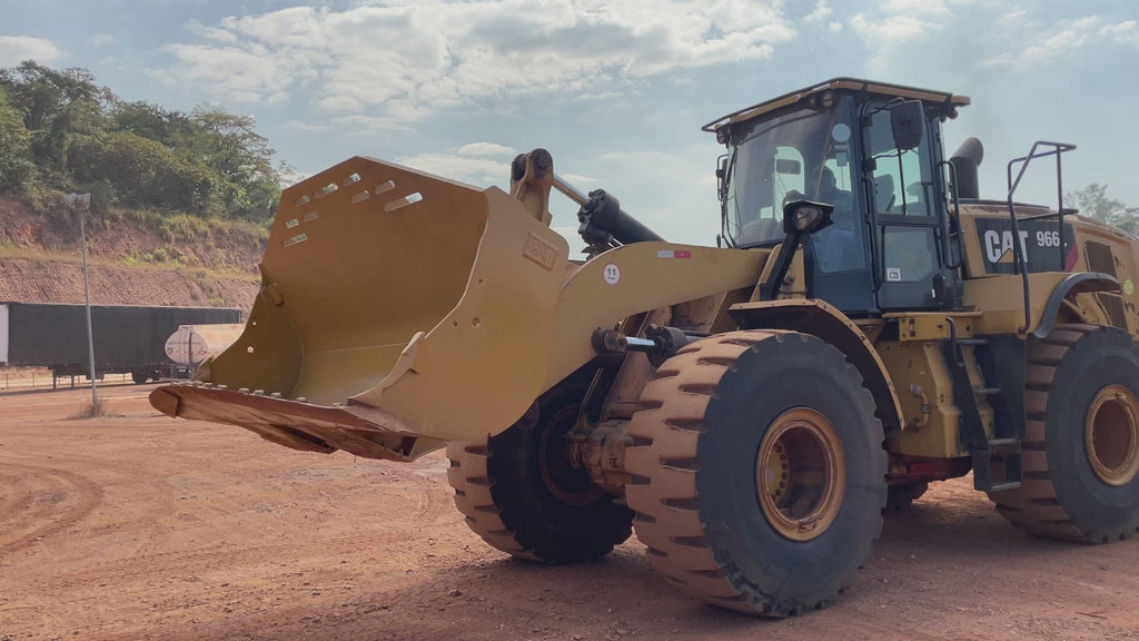 Lot 001 - 2018 Caterpillar 966L